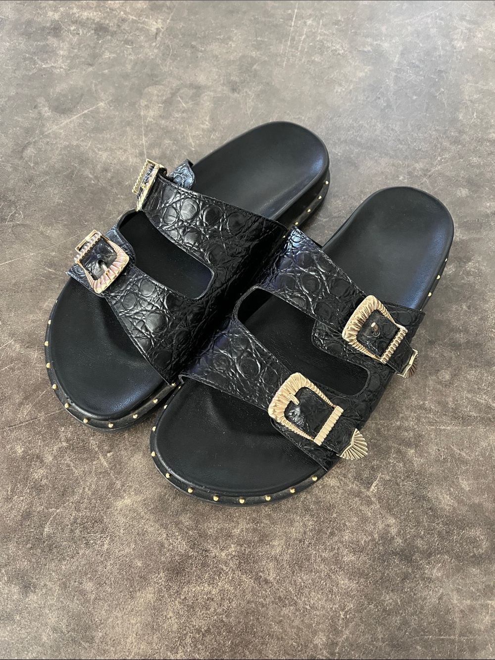 Leather sandal